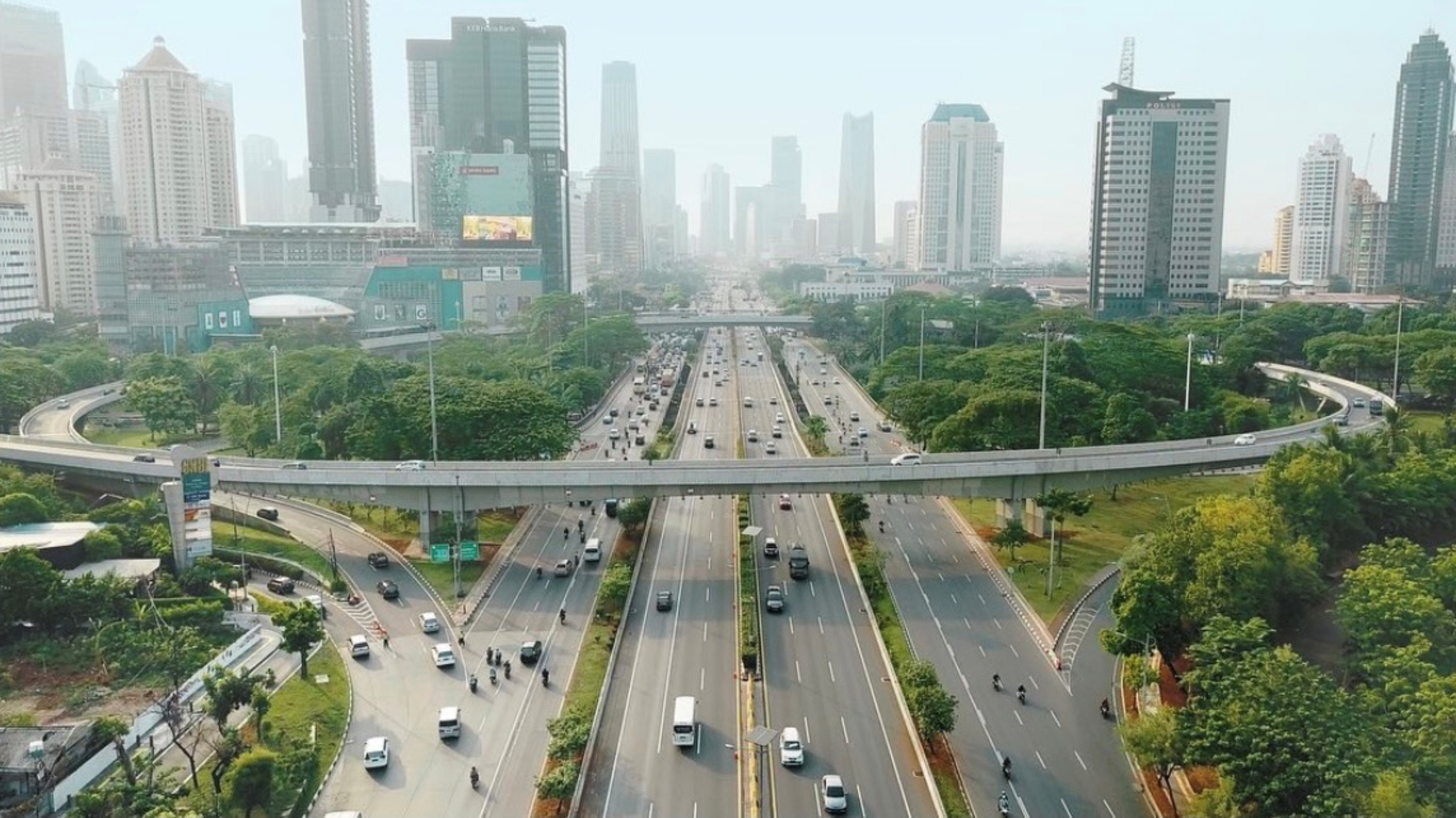 Miliarder Hong Kong Bertaruh untuk Masa Depan Digital Indonesia