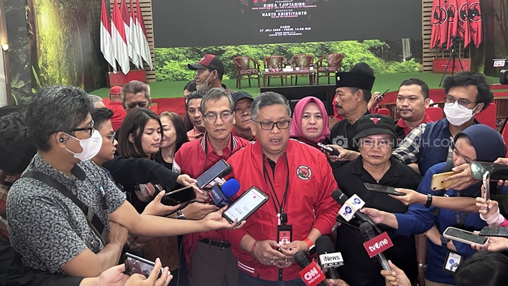 Pastikan PDIP Solid, Hasto Ungkap Dialognya dengan Budiman Sudjatmiko