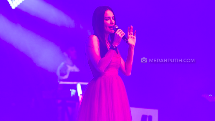 Nyanyi Bareng Nev+, Sophia Latjuba Beri ‘Clue’ Sedang Jomlo