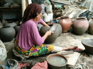 Gerabah Desa Sitiwinangun Terancam Punah