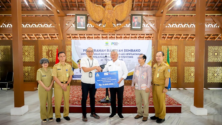 Pemkot Bandung, Mayapada, dan XL Axiata Salurkan Bantuan Keluarga Berisiko Stunting