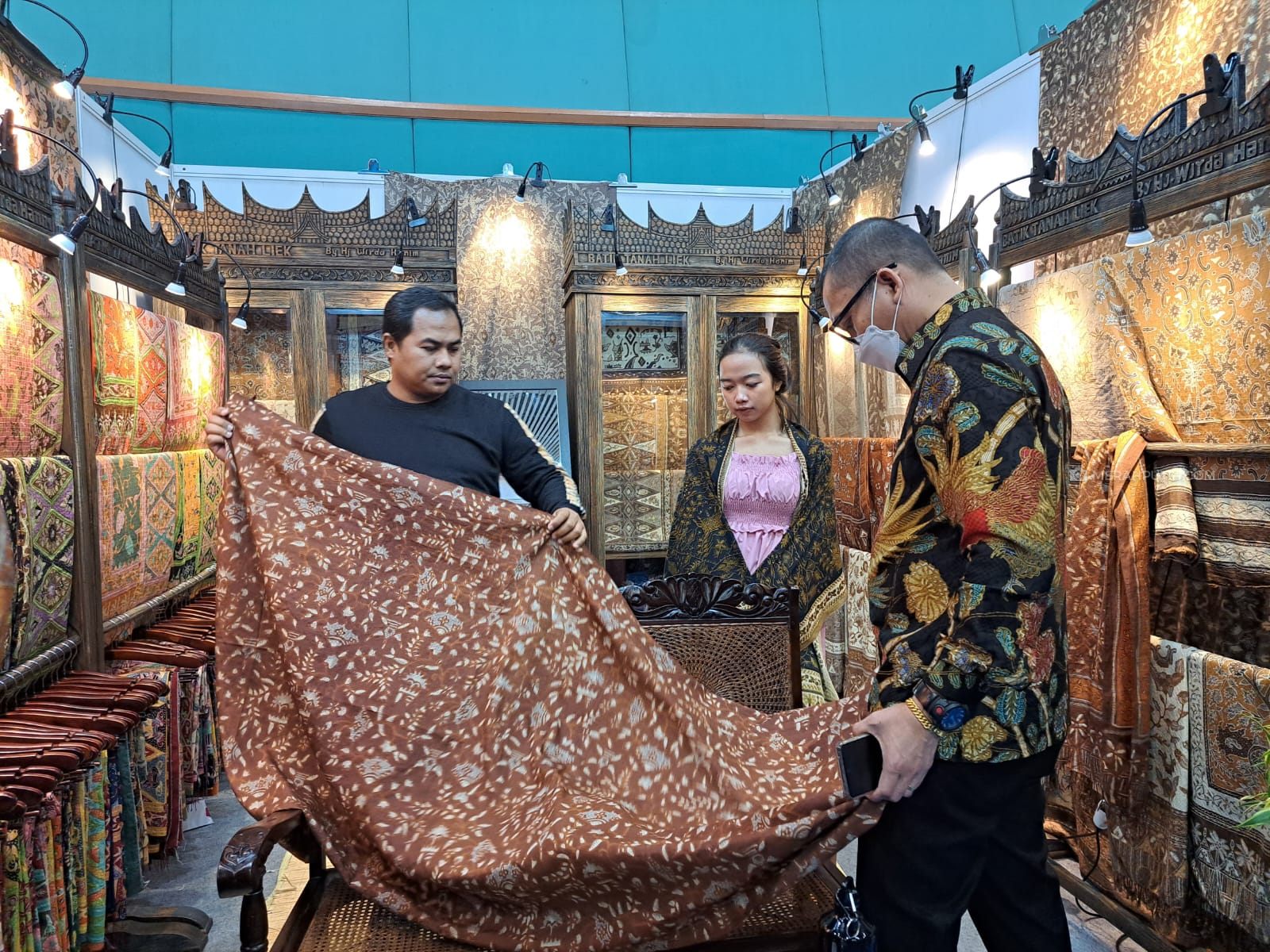 batik tanah liek