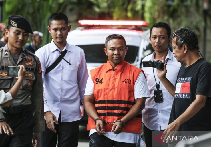 KPK Geledah Rumah Dinas Gubernur Riau Abdul Wahid, Lanjutkan Penyelidikan Kasus Dugaan Korupsi