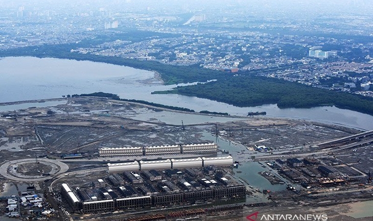 Foto udara suasana proyek pembangunan reklamasi Teluk Jakarta di Pantai Utara Jakarta, Minggu (28/2). (ANTARA FOTO/Andika Wahyu/foc.)