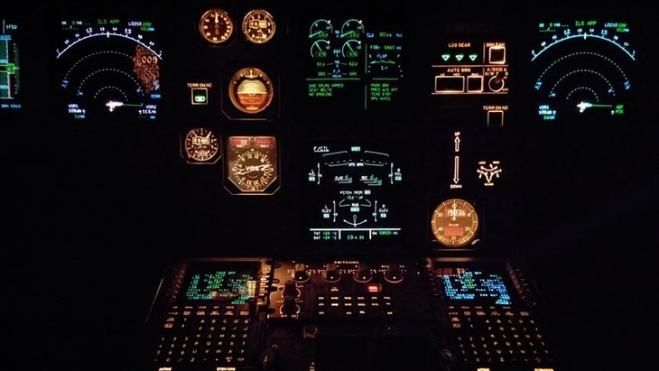 FBW memudahkan pilot mengendalikan pesawat (Foto: Pexels/Marina Hinic)