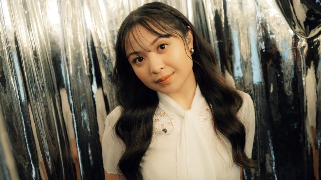 Album 'Sialnya, Hidup Harus Tetap Berjalan' Milik Bernadya Pecahkan Dua Rekor