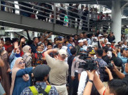   Dua Kubu Pendukung Prabowo-Sandi Bentrok, Polisi Lakukan Mediasi