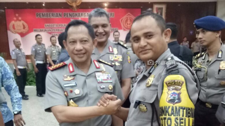 Mai Hendri, Polisi Penjual Telur yang Berbudi Luhur