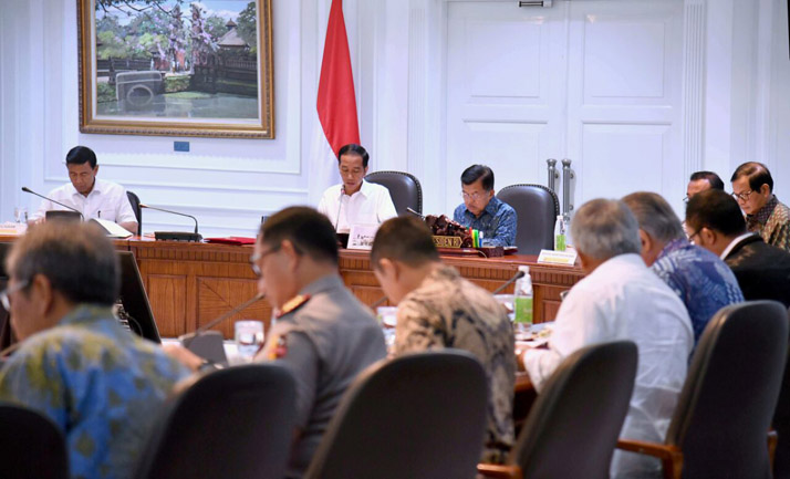 Sambut Ramadan dan Idul Fitri, Jokowi Gelar Ratas Ketersediaan Bahan Pokok