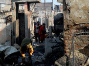 Sisa-sisa Kebakaran Pemukiman Padat Penduduk di Kampung Bali Manggarai