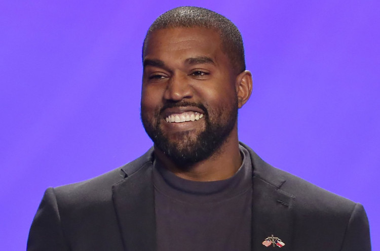 Kanye West Sindir Pacar Baru Kim Kardashian di Single 'Eazy'