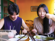 Bukan Cuma Jokowi yang Makan Papeda, Orang Korea Juga. Begini Reaksinya! 