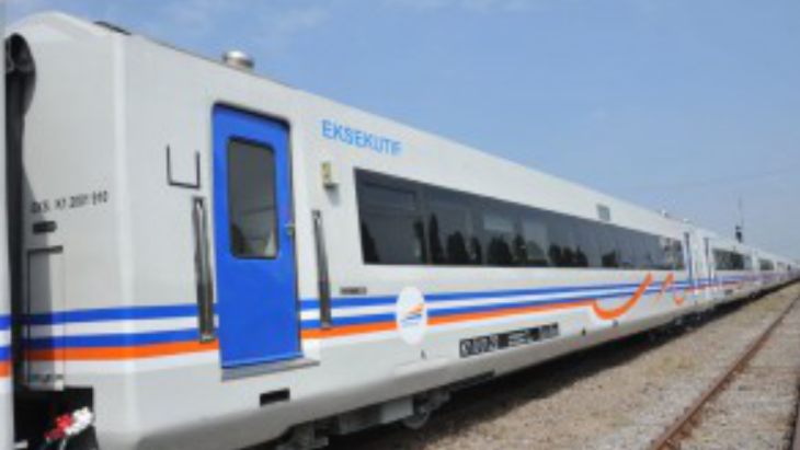 Kereta Api Eksekutif siap diberangkatkan dari Stasiun Gubeng Surabaya kawasan PT KAI Daop 8. (Foto: MP/Andika Eldon)
