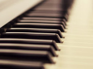 Bermain Piano Mendorong Ketrampilan Bidang Lainnya
