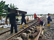  Perjalanan Kereta Api Lintas Semarang-Surabaya Terganggu Akibat Banjir di Grobogan