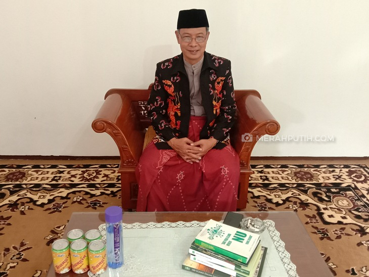 Wakil Sekretaris Jenderal (Wasekjen) MUI Bidang Kerukunan Antar Umat Beragama Abdul Mannan Ghani di kediamannya Jakarta Timur, Jumat (19/2). (Foto: MP/Asropih)
