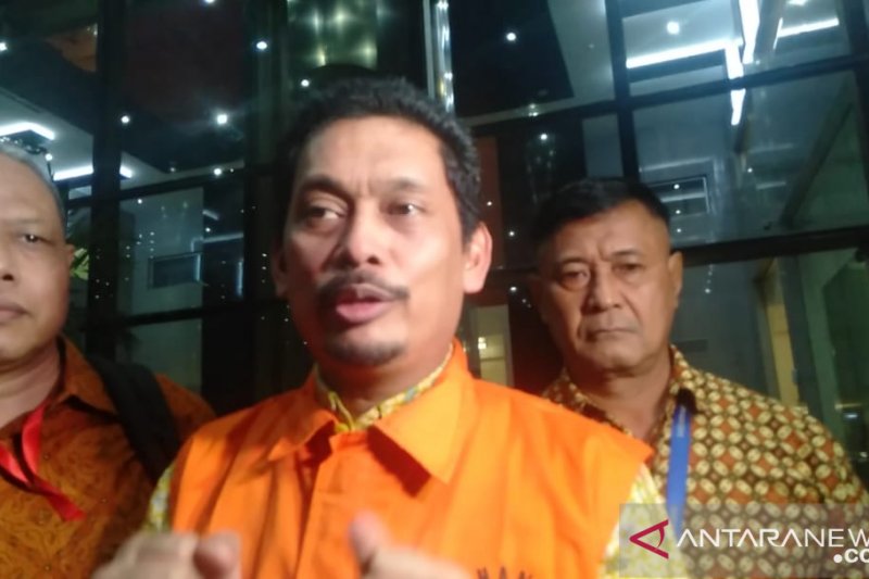 Mantan Dirut PT INTI Darman Mappangara, salah satu tersangka kasus suap pekerjaan "Baggage Handling System" (BHS) pada PT Angkasa Pura Propertindo (APP) yang dilaksanakan oleh PT Industri Telekomunikasi Indonesia (INTI) Tahun 2019. (Antara/Benardy Ferdiansyah)