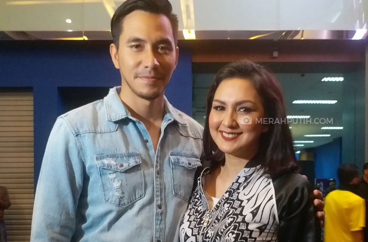Kerja Bareng Istri, Darius Girang