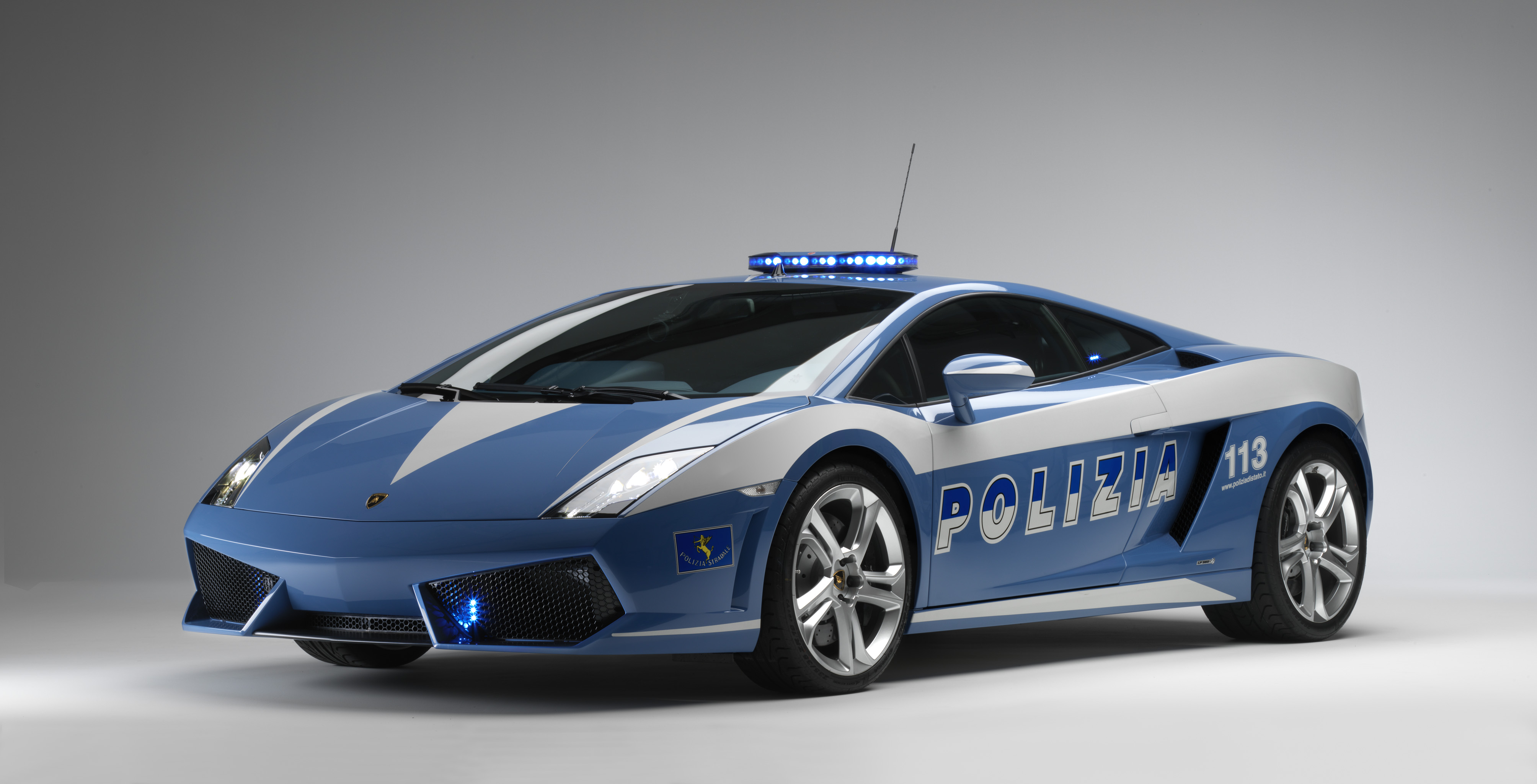 Kencang dan Mewah, Inilah 5 Mobil Polisi Terbaik di Dunia