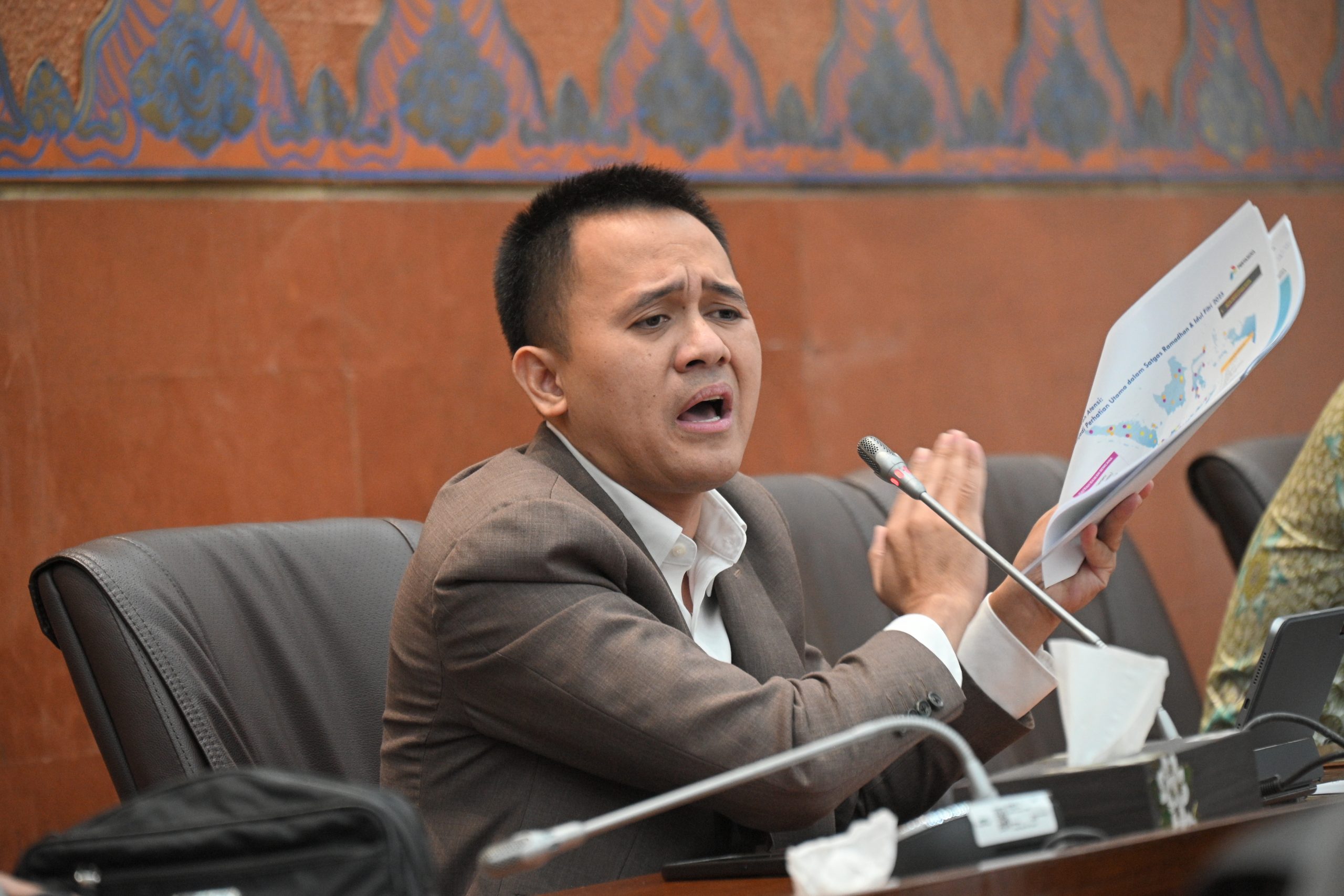 DPR Tegur Pertamina karena Naikkan Harga Pertamax Diam-Diam