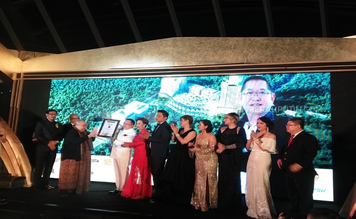 Hotel JHL Solitaire Gading Serpong a D Varee Collection Terima Rekor Dunia