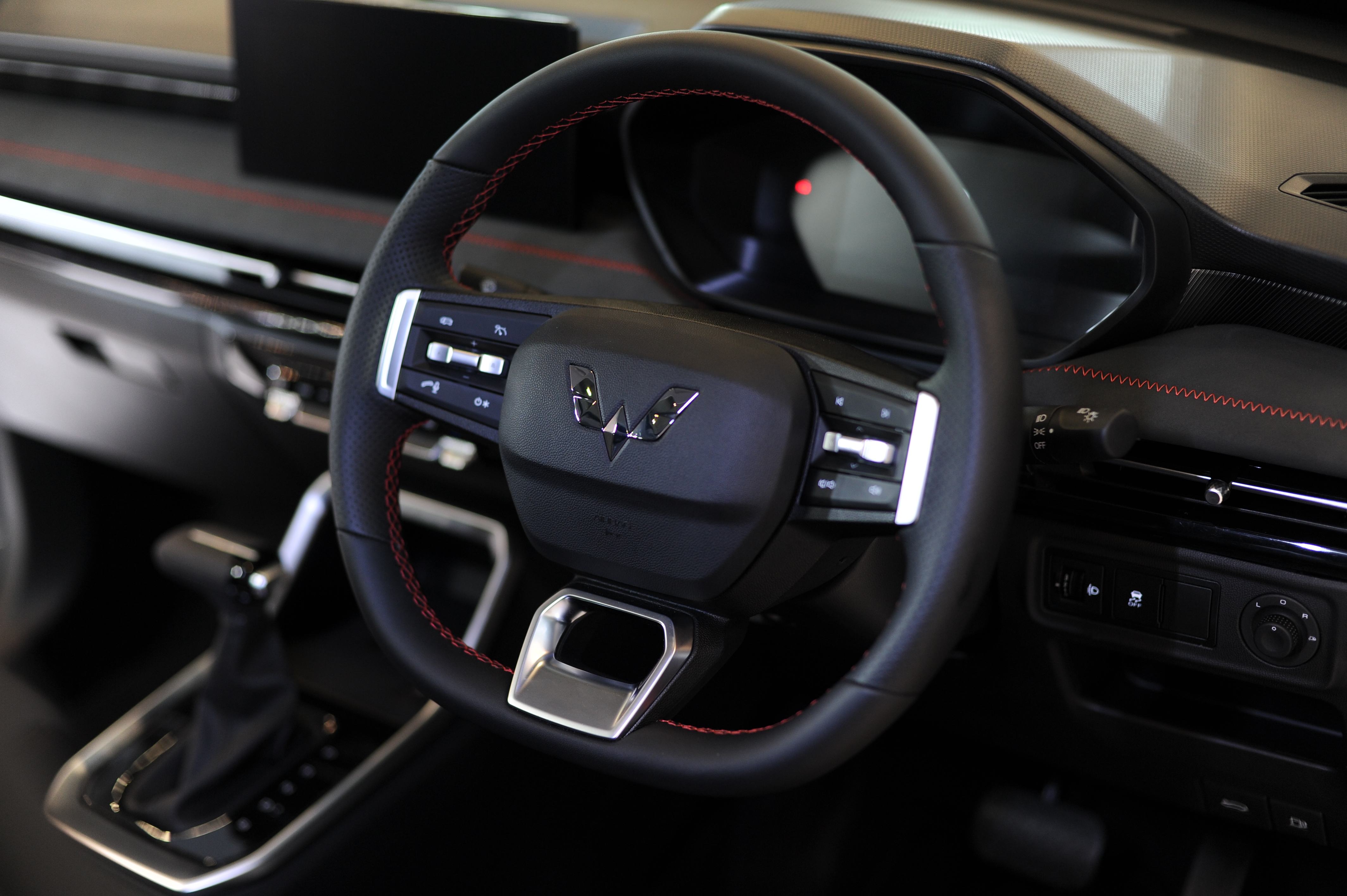 Wuling New Alvez dilengkapi fitur keselamatan canggih