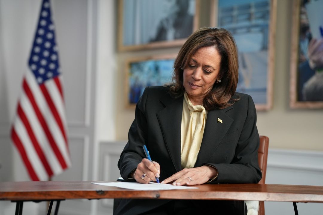 Kamala Harris gunakan lagu Freedom di kampanyenya