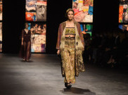Kain Endek Bali Warnai Koleksi Dior di Paris Fashion Week