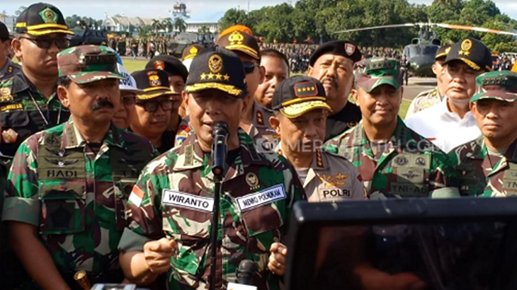 Menkopolhukam Wiranto usai apel bersama pengamanan Pemilu 2019 di Lanud Halim Perdanakusuma, Jakarta Timur, Jumat (22/3) (MP/Kanugraha)