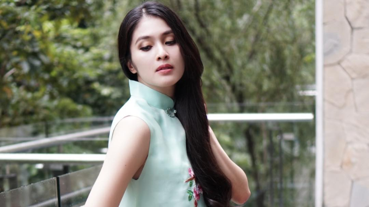 Sontek Cheongsam Sandra Dewi, Sederhana Tapi Keren!