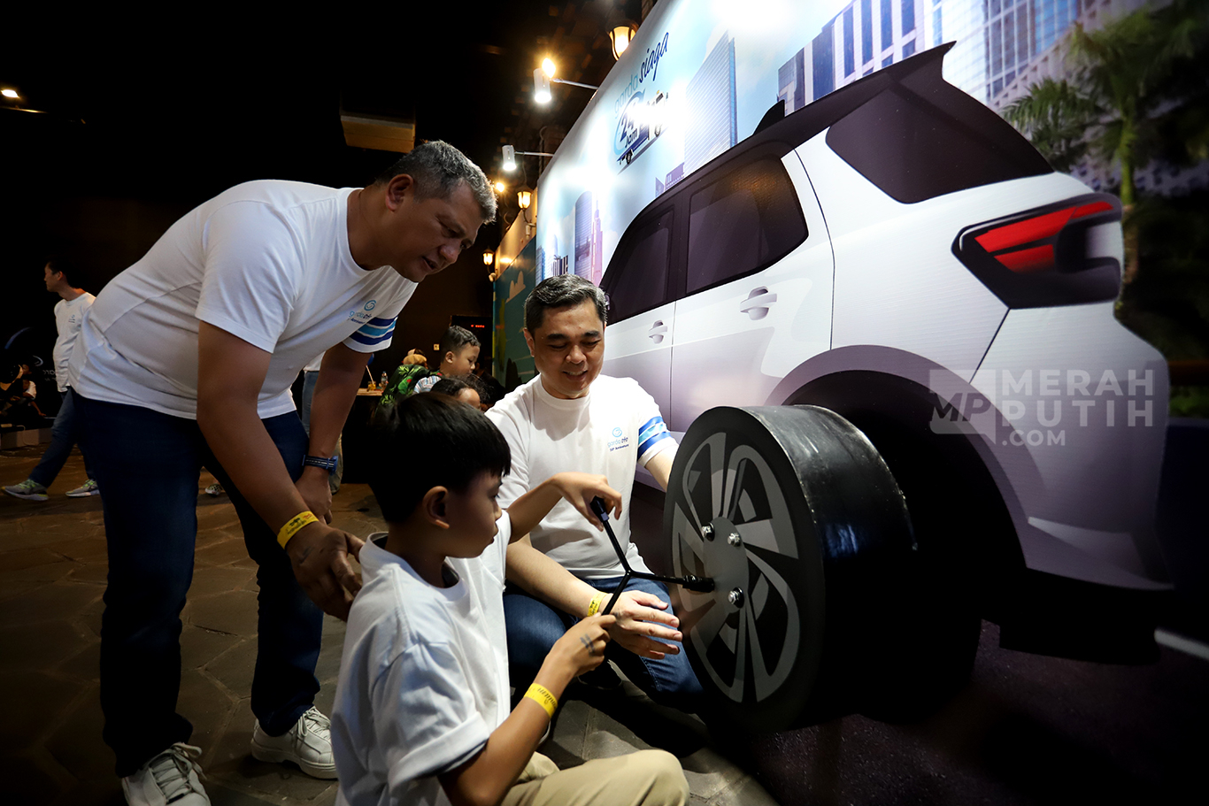 Rayakan HUT ke 30 Tahun Garda Oto Gandeng Pelanggang Rasakan Layanan Otomotif Terbaru 