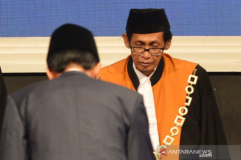 Artidjo Alkostar Dimakamkan di Kampung Halamannya