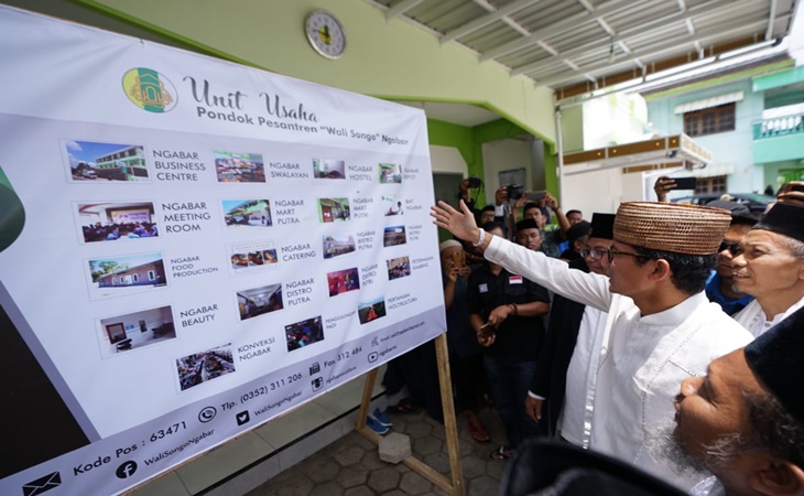 Sandiaga bersama para santri milenial