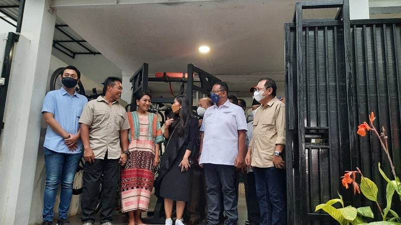 KSAD Andika Perkasa dan rombonga politisi DPR. (Foto: Ponco)