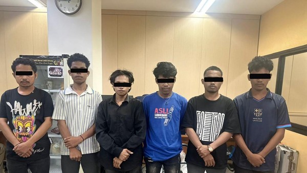 Sejumlah Mahasiswa Dijadikan Tersangka karena Serang Polisi hingga Alami Luka Bakar saat Demo di Depan Gedung Kemenpora