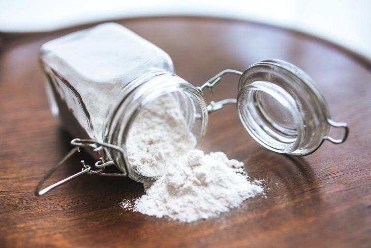 Soda kue dapat menghilangkan karang gigi (Foto: pexels.com/kabooompics.com)