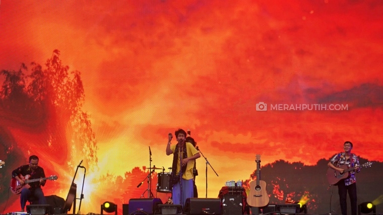 Jadi Pembuka, Fourtwnty Sambut Senja di Hari Pertama We The Fest 2019