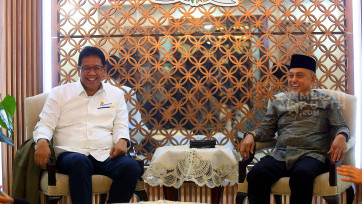 Menkeu Purbaya Sambangi Wakil Ketua DPD Tamsil Linrung Bahas UU HKPD 