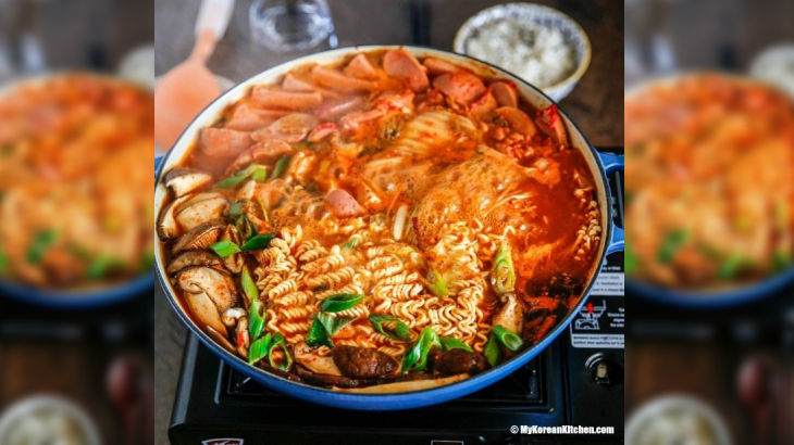 Yuk Bikin Masakan Korean Army Stew untuk Keluarga
