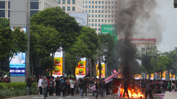 Demo Mahasiswa dan Pelajar dalam Aksi 28 Agustus 2025 di Gedung DPR Berakhir Ricuh