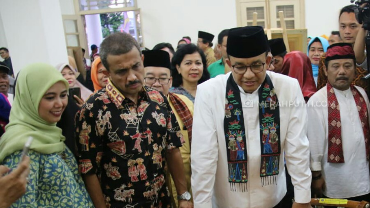 Gubernur DKI Jakarta Anies Baswedan saat meresmikan Taman Benyamin Sueb (Foto: MP/Asropih)