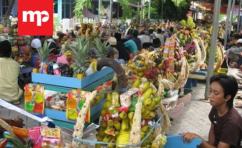 Syukuri Hasil Panen, Warga Betiring Gresik Gelar Arak Ancak