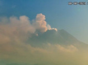 Sejumlah Wilayah di Lereng Gunung Merapi Diguyur Hujan Abu