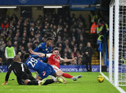 Chelsea Tumbang dari Arsenal, Liam Rosenior Minta Fans tak Salahkan Robert Sanchez