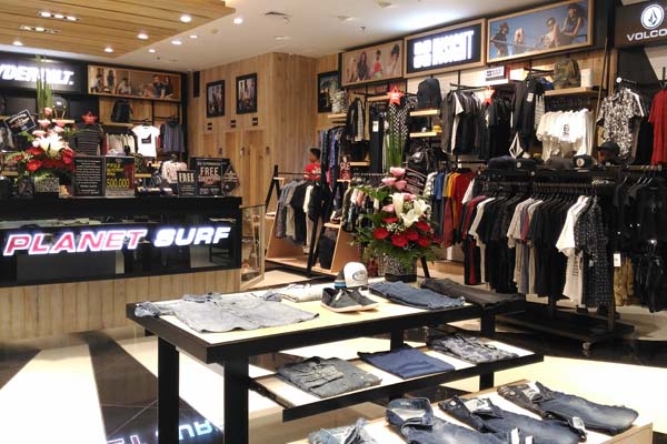 Gerai Planetsurf di Plaza Ambarrukmo. (Foto Solopos)