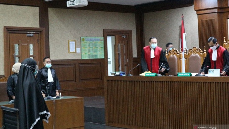 Jaksa Pinangki Sirna Malasari menjalani sidang pembacaan vonis di pengadilan Tipikor Jakarta pada Senin (8/2). (Antara/Desca Lidya Natalia)
