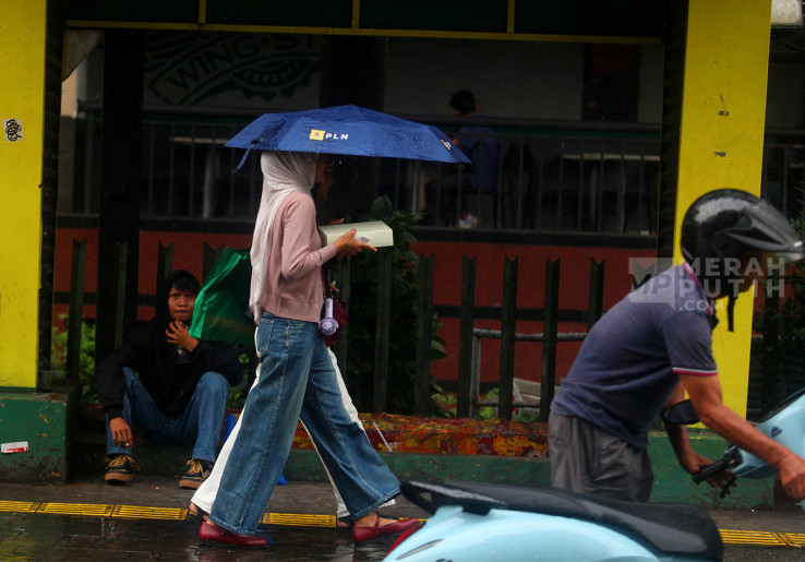 Prakiraan BMKG: Hujan Ringan hingga Disertai Petir di Sejumlah Kota Besar di Indonesia pada Rabu, 22 Oktober 2025, Waspada Juga Gelombang Tinggi dan Banjir Rob