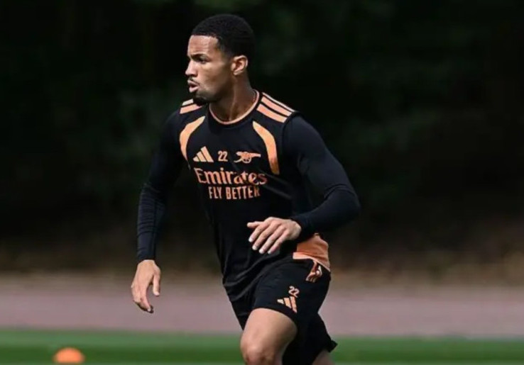 Persaingan Lini Depan Arsenal Ketat, Ethan Nwaneri 'Disekolahkan' ke Dortmund