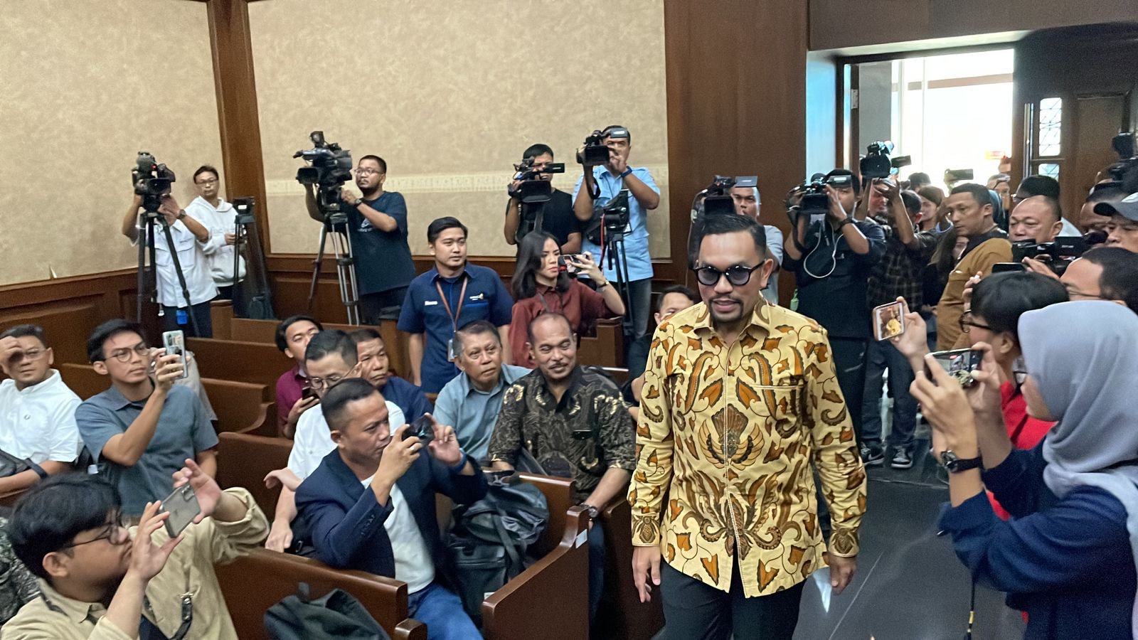 Pesan Surya Paloh untuk Sahroni Bersaksi di Sidang SYL