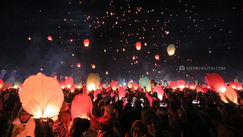 Lampion Menghias Langit Dieng (Merahputih.com/Rizki Fitrianto)